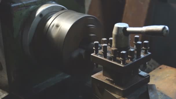 Lathe grinder machine — Stock Video