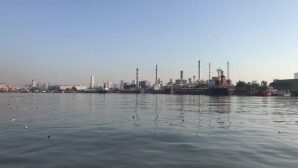 View Chao Phraya River Overlooking City Industrial Plants Bangkok Thailand — 图库视频影像