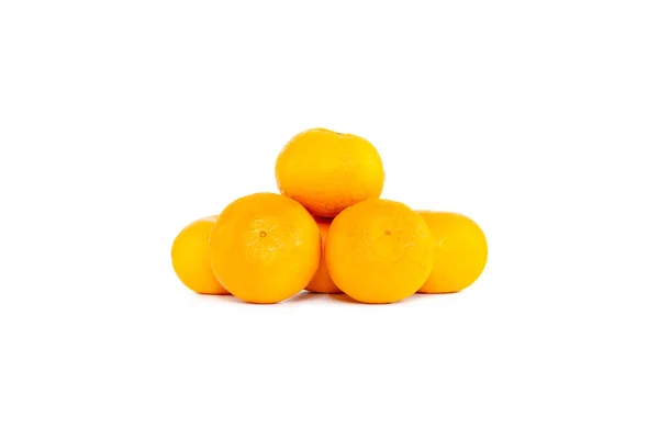 Skupina Pomerančů Nebo Mandarinek Izolovaných Bílém Pozadí — Stock fotografie