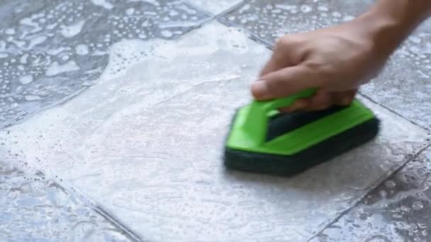 Close Menselijke Hand Zijn Met Behulp Van Een Groene Kleur — Stockvideo