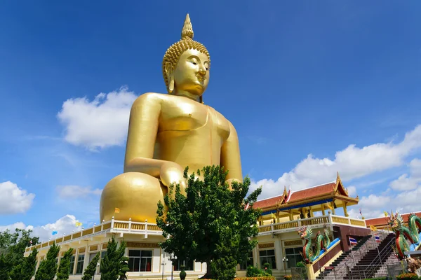 Arany buddha szobor. — Stock Fotó