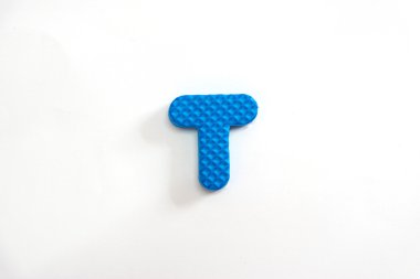 Sevimli ve renkli plastik alfabesi mektubu.