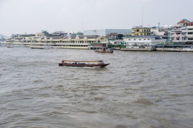 Küçük tekne yolcu