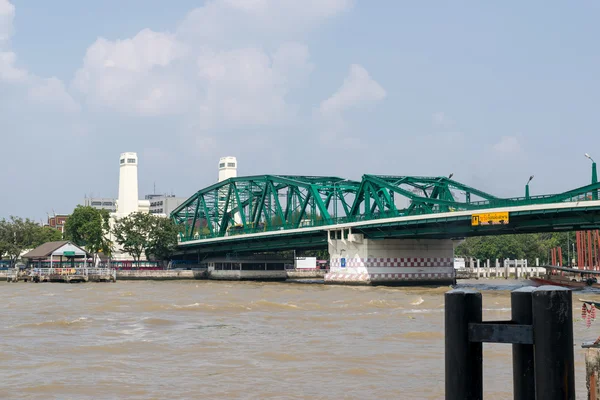 A velha ponte de aço . — Fotografia de Stock