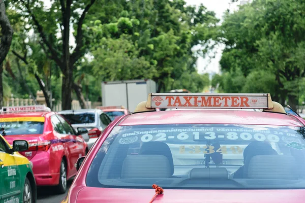 Atascos de tráfico en hora punta . — Foto de Stock