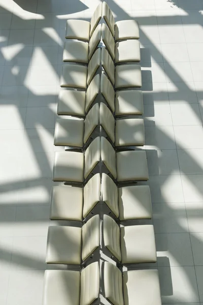 Silla vacía para pasajeros que embarcan en aeropuertos . — Foto de Stock