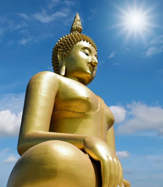 Buddha-Statue aus Gold. — Stockfoto