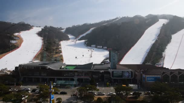 Daemyung Vivaldi Park ski areál. — Stock video