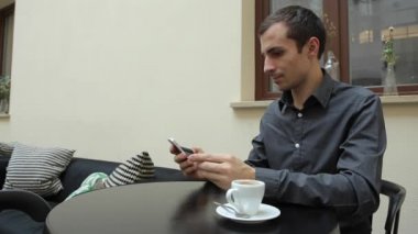 Beyaz adam Internet telefon kredi kartı satın alma