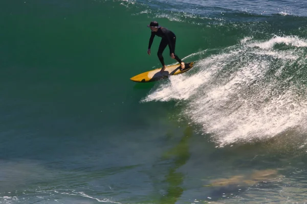 Szörfözés Nagy Nyári Hullámok Big Dume California — Stock Fotó