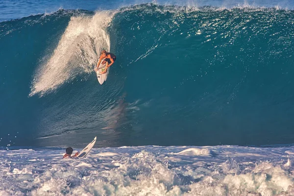 Surfende Riesenwellen Pipeline Nordufer Von Oahu Hawaii — Stockfoto