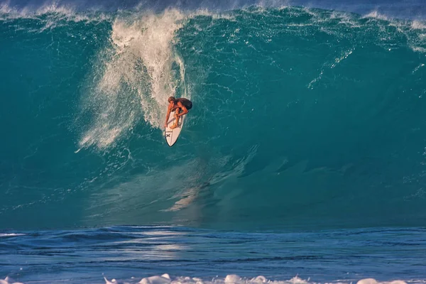 Серфинг Гигантские Волны Трубопроводе Северном Берегу Оаху Гавайи — стоковое фото