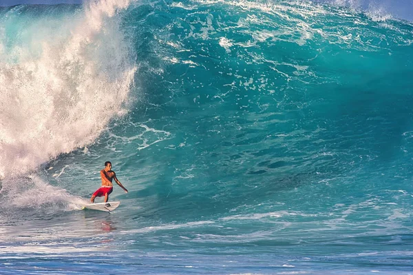 Surfa Jättevågor Vid Pipeline Norra Stranden Oahu Hawaii — Stockfoto