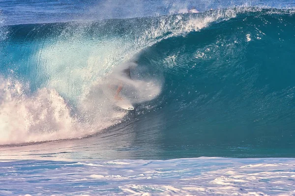 Surfando Ondas Gigantes Pipeline Costa Norte Oahu Havaí — Fotografia de Stock