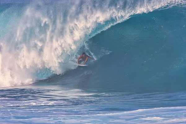 Surfando Ondas Gigantes Pipeline Costa Norte Oahu Havaí — Fotografia de Stock