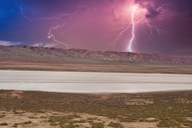 Carrizo Ovası Ulusal Anıtı 'nı keşfediyor.