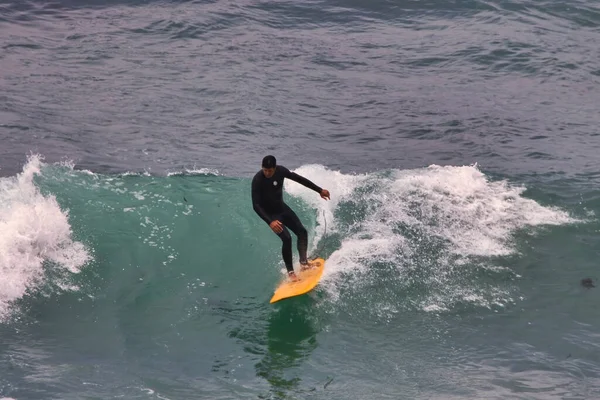 Turystyka Surfing Plaży Sand Dollar Beach Big Sur Mglisty Dzień — Zdjęcie stockowe