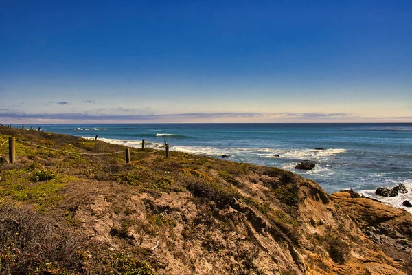 Explorando Costa Moonstone Beach Cambria Califórnia — Fotografia de Stock