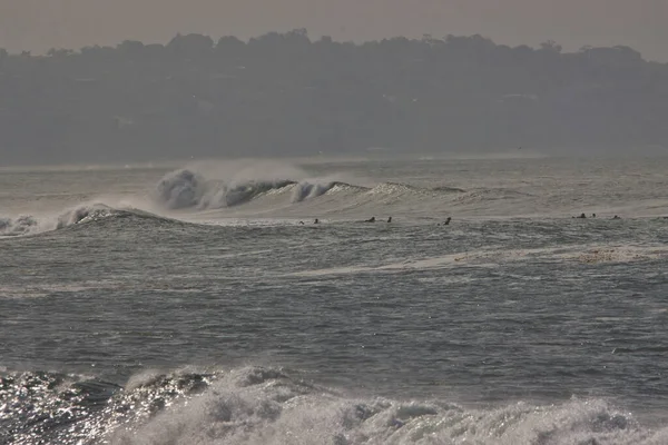 Surfeando Grandes Olas Verano Leo Carrillo State Beach California — Foto de Stock