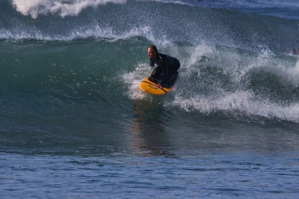 Surfing Stora Sommarvågor Leo Carrillo State Beach Kalifornien 2021 — Stockfoto