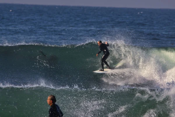 Surfando Grandes Ondas Verão Leo Carrillo State Beach Califórnia 2021 — Fotografia de Stock