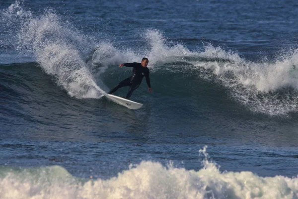 Szörfözés Nagy Nyári Hullámok Leo Carrillo State Beach California 2021 — Stock Fotó