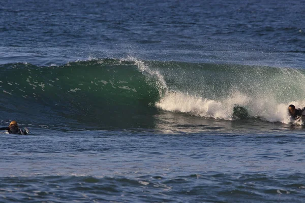 Surfing Stora Sommarvågor Leo Carrillo State Beach Kalifornien 2021 — Stockfoto