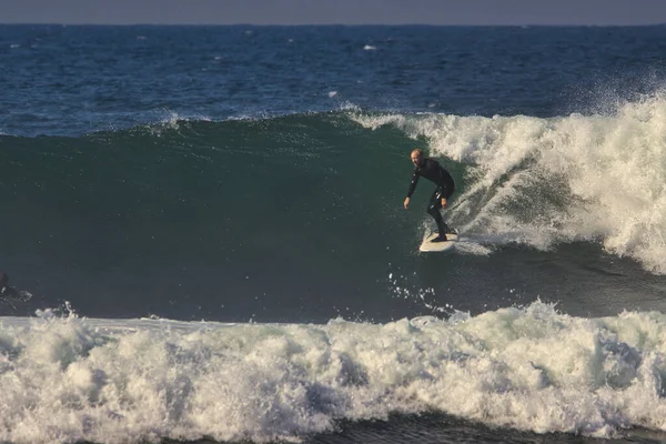 Große Sommerwellen Surfen Leo Carrillo State Beach Kalifornien 2021 — Stockfoto