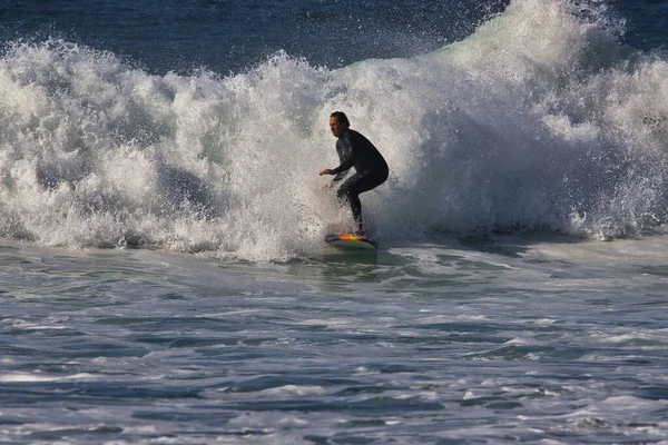 Surfing Big Summer Waves Leo Carrillo State Beach California 2021 — Stock Photo, Image