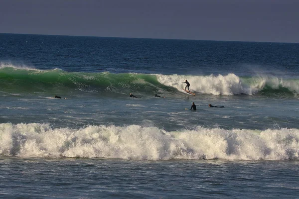 Surfeando Grandes Olas Verano Leo Carrillo State Beach California 2021 —  Fotos de Stock