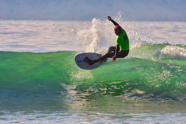 Surfing Vid Rincon Punkt Kalifornien 2021 — Stockfoto