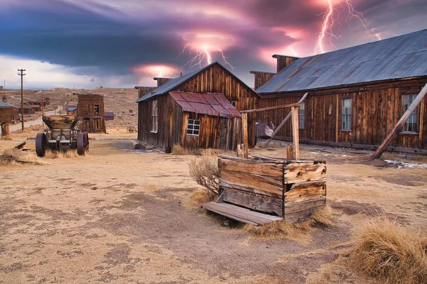 Sierra Dağlarındaki Bodie hayalet kasabası