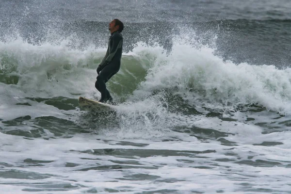 Surfing White Point Nova Scotia Canada — Fotografia de Stock