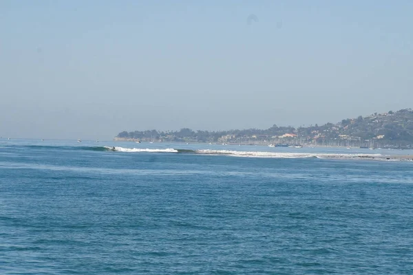 Santa Barbara Hammonds Sahilinde Sörf Tekne Gezisi — Stok fotoğraf
