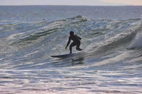 カリフォルニアのサーフィン リンカーン ポイント01 2021 — ストック写真