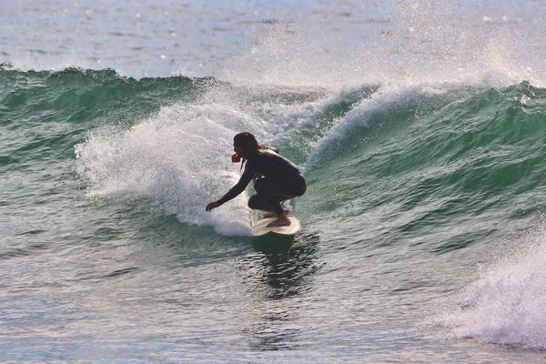 Surfing Falach Zimowych Punkcie Rincon Kalifornii 2021 — Zdjęcie stockowe