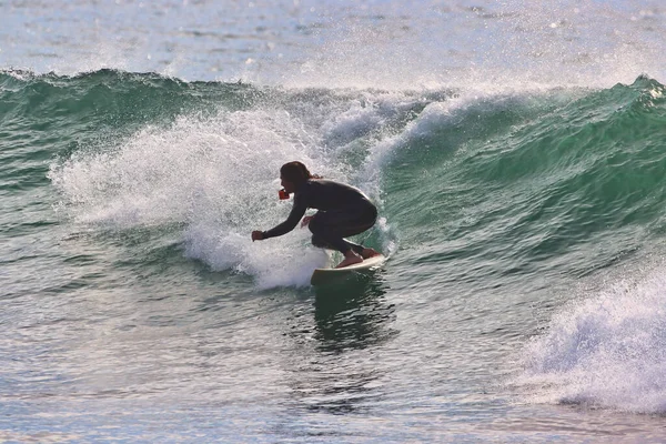 Surfing Vintervågor Vid Rincon Punkt Kalifornien 2021 — Stockfoto