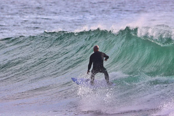 Surfer Sur Les Vagues Hivernales Rincon Point Californie 2021 — Photo