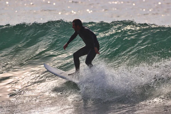 Surfing Vintervågor Vid Rincon Punkt Kalifornien 2021 — Stockfoto