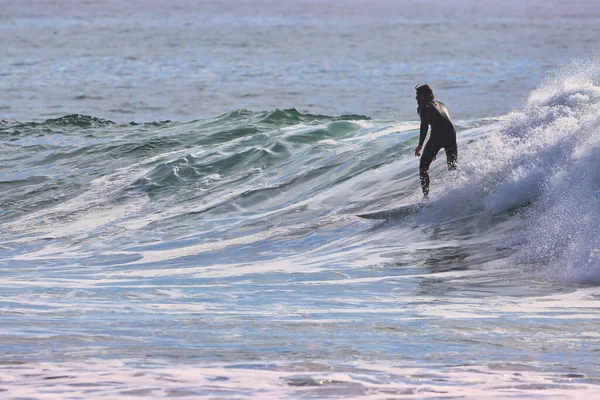 Surfer Sur Les Vagues Hivernales Rincon Point Californie 2021 — Photo