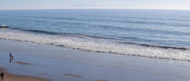 California 'daki Rincon Point' te sonbahar sörfü günü