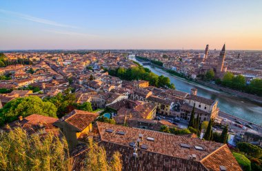 Verona 'nın eski tarihinin kesin detayları hala bir sır. Teorilerden biri Euganei şehriydi.