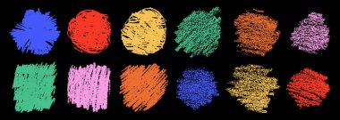 Canlı, parlak, saf, oyuncu çocuklar kömür metinleri seti. Keskin ve gevşek kuluçka örnekleri. Vektör el çizilmiş pis kalem çaprazlanmış daireler ve kareler. Kaba, sıkıntılı şekiller, pastel lekeler.