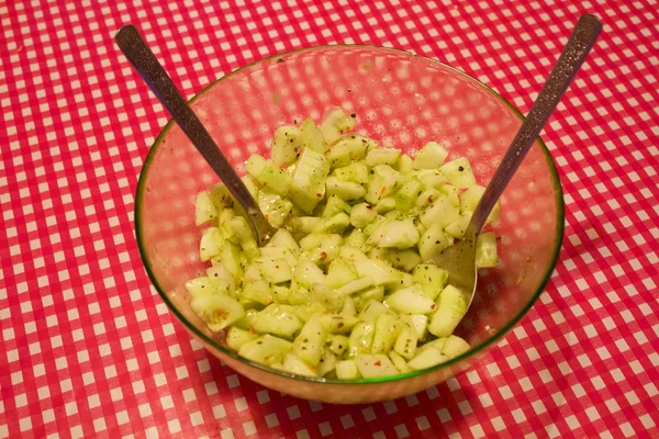 taze salatalık salatası