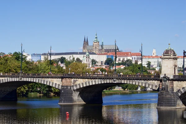 Prag'ın merkezi güneşli yaz gün