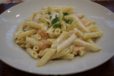 İtalyan makarna ile somon füme