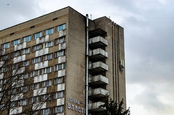 2 Sovyet modernizmi, Lviv, Ukrayna mimari tarzında bir otele başladı..