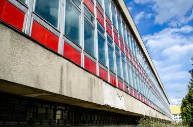 Sovyet modernizminin mimari tarzında yayınevi, Lviv, Ukrayna. 