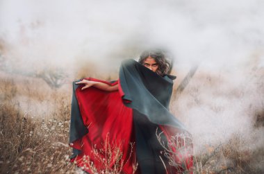 Vampir kız Dracula yağmurluk