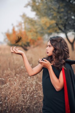 Vampir kız Dracula yağmurluk